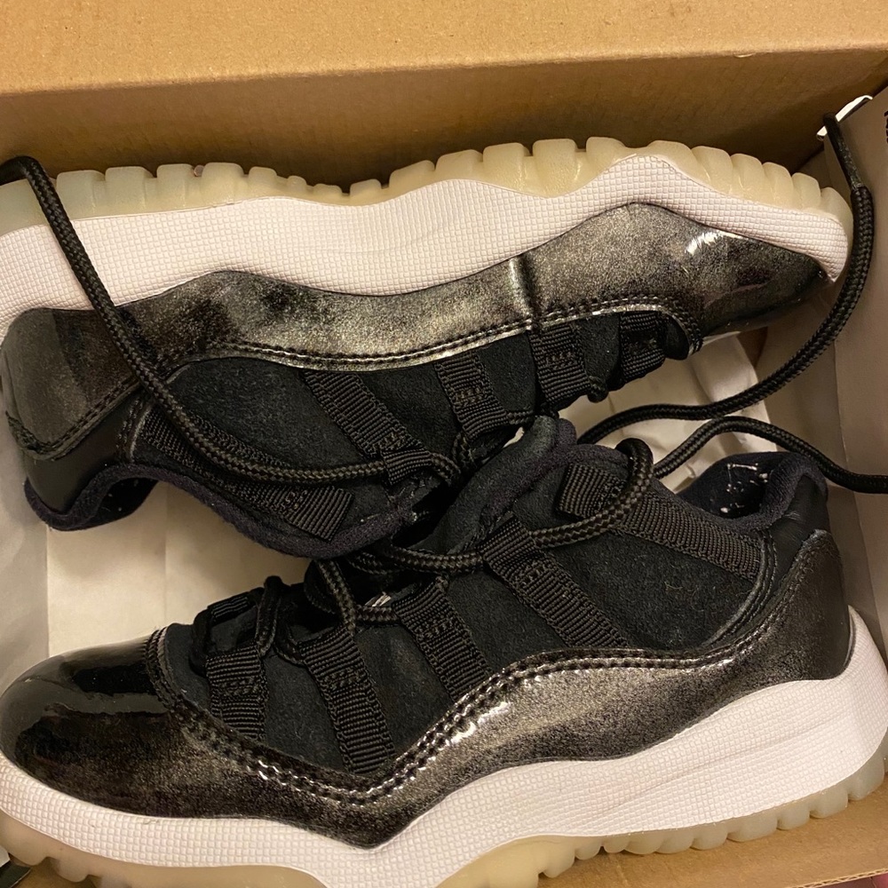 Kids shoes
